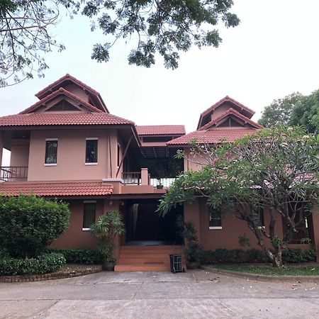 Areena Resort And Hotel Uttaradit Eksteriør bilde